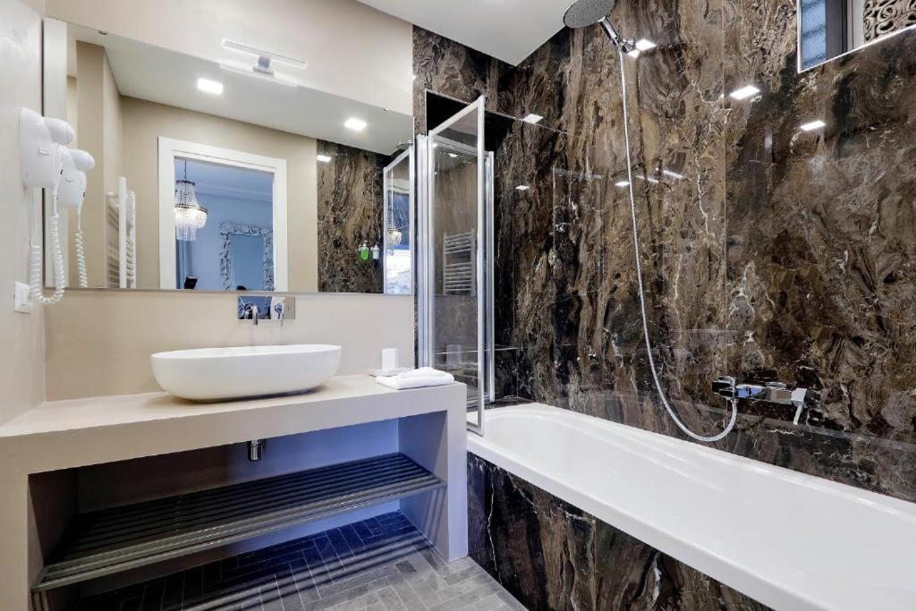 Boutique Suites Della Croce Roma Exterior foto